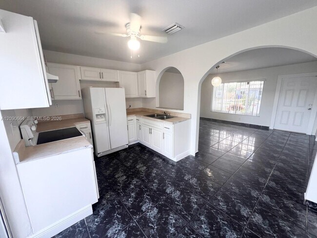 Building Photo - 1730 SW 64th Terrace