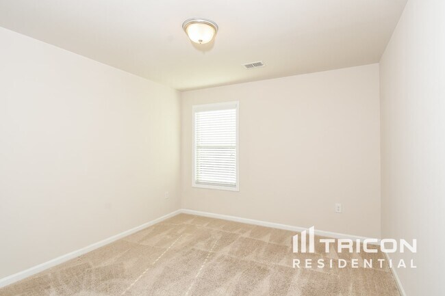 Building Photo - 730 Ireland Ln