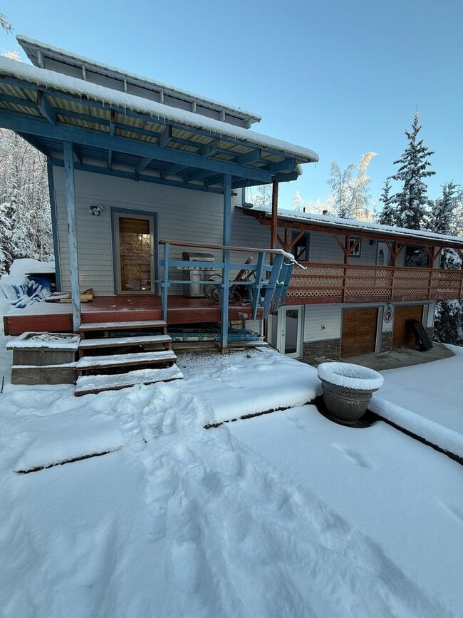 Primary Photo - Spacious 3-Bedroom, 2-Bath Home, 2 Car Garage, Just Outside of Town – Pets Welcome!