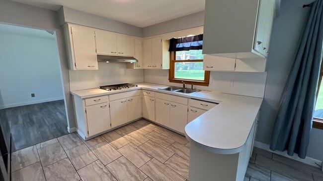 Building Photo - Westerville Ranch overlooking Hoover