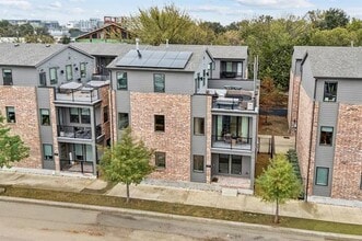 Building Photo - 1545 Cosette Dr