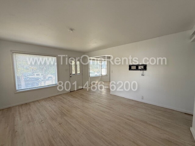 Building Photo - NO DEPOSIT option available for qualified renters!