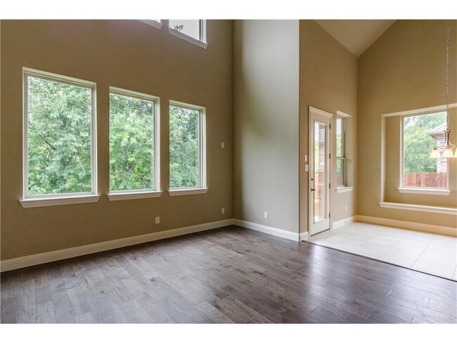 Building Photo - 10671 Villanova Dr