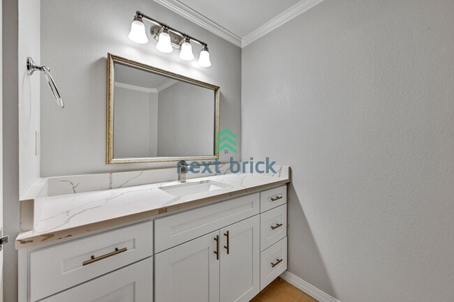 Building Photo - Beautiful home with 2 beds, 2 baths for rent