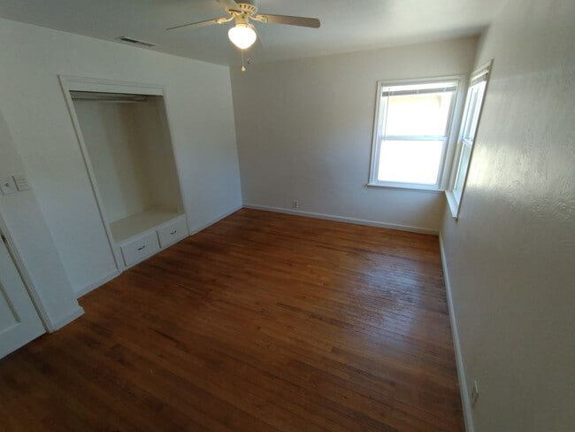 Building Photo - 229 El Vista Ave