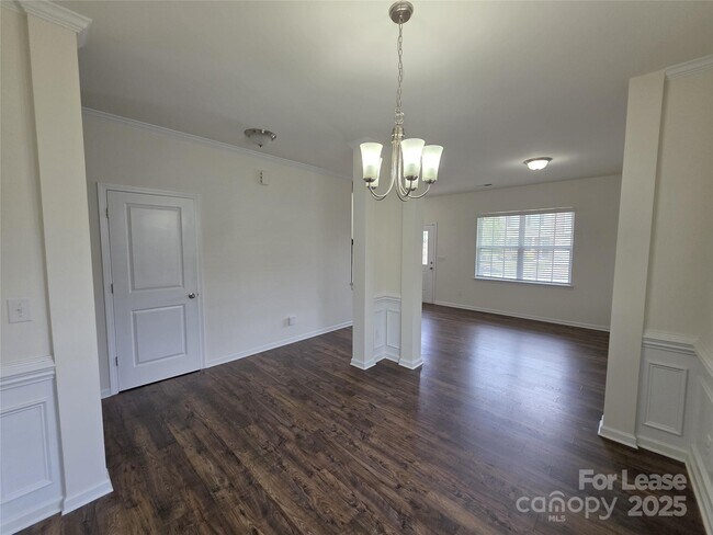 Building Photo - 2208 Apple Glen Ln