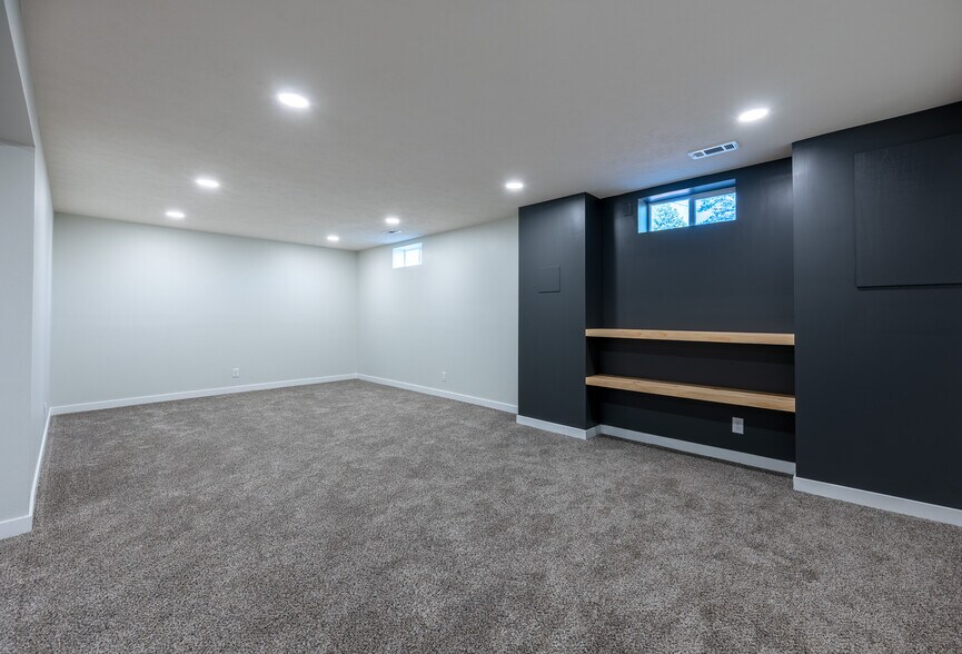 Building Photo - 4670 Frederick St