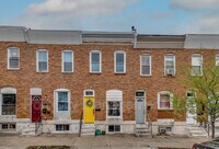 Building Photo - 320 S Newkirk St