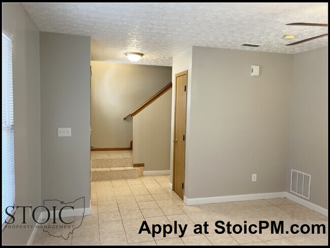 Building Photo - 3903 Claremorris St