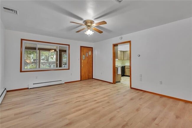 Building Photo - 224 Shirley Dr