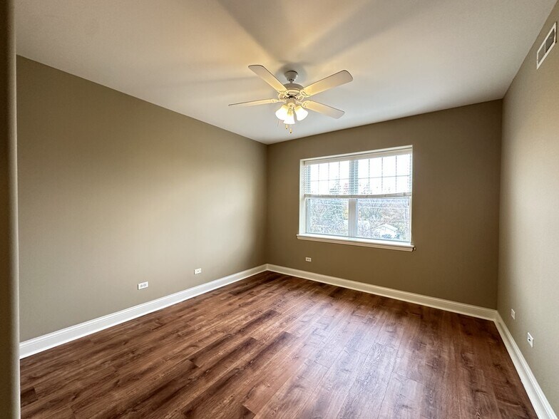 Building Photo - 2 Itasca Place