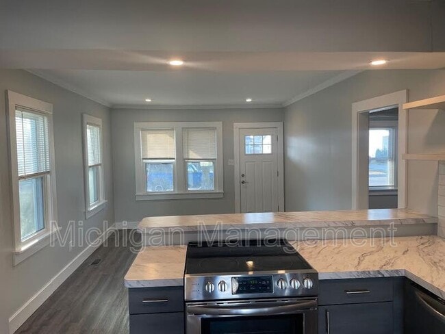 Building Photo - 3738 Edgar Ave