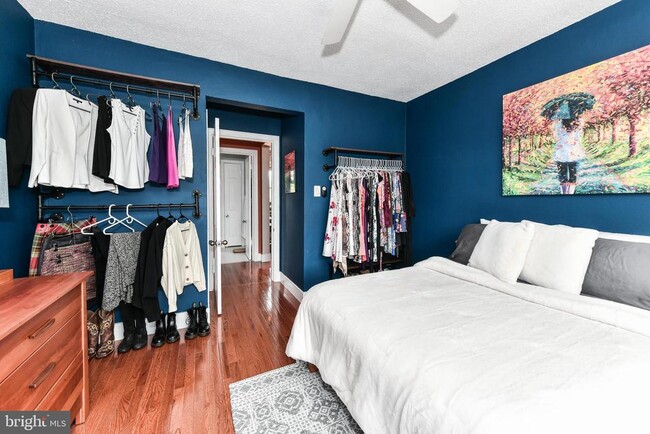 Building Photo - 1808 W Abingdon Dr