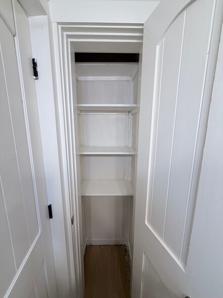 Building Photo - 414 12th St SE