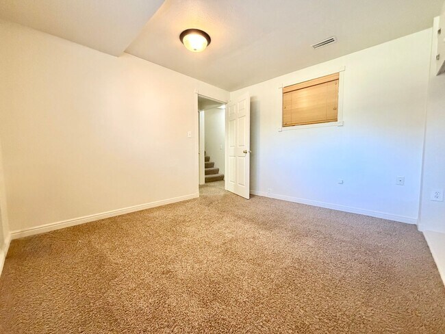 Building Photo - 717 E Hundley Hvn Cir