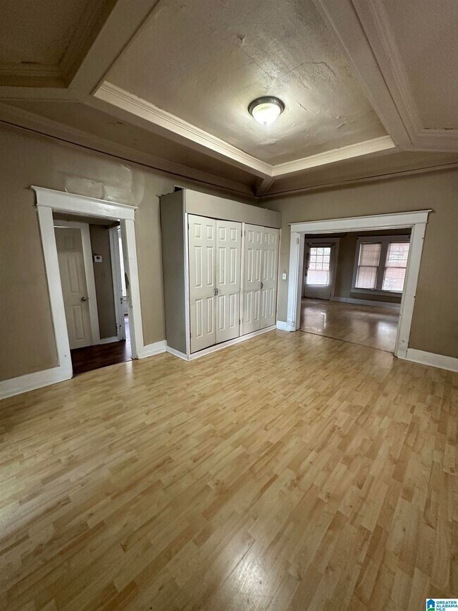 Building Photo - 1502 16th Ave S