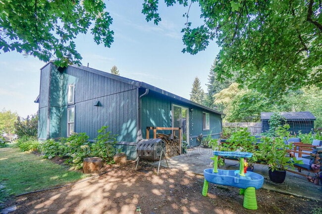 Building Photo - 10519 NE 45th Ave