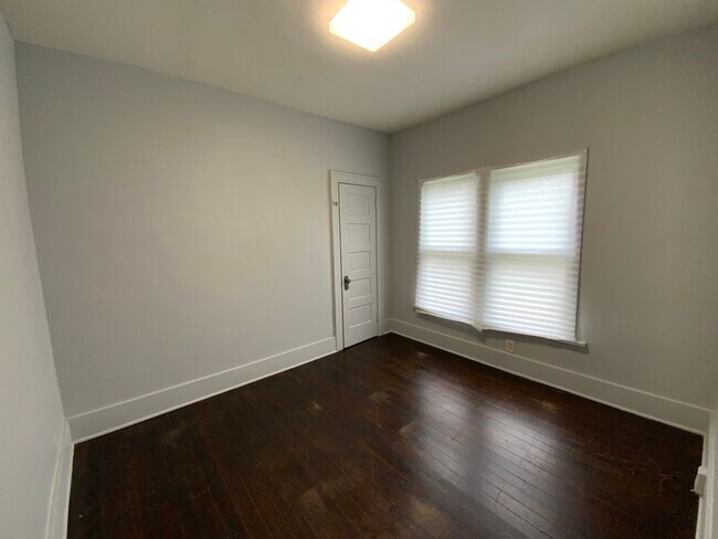 Building Photo - 403 Florida St
