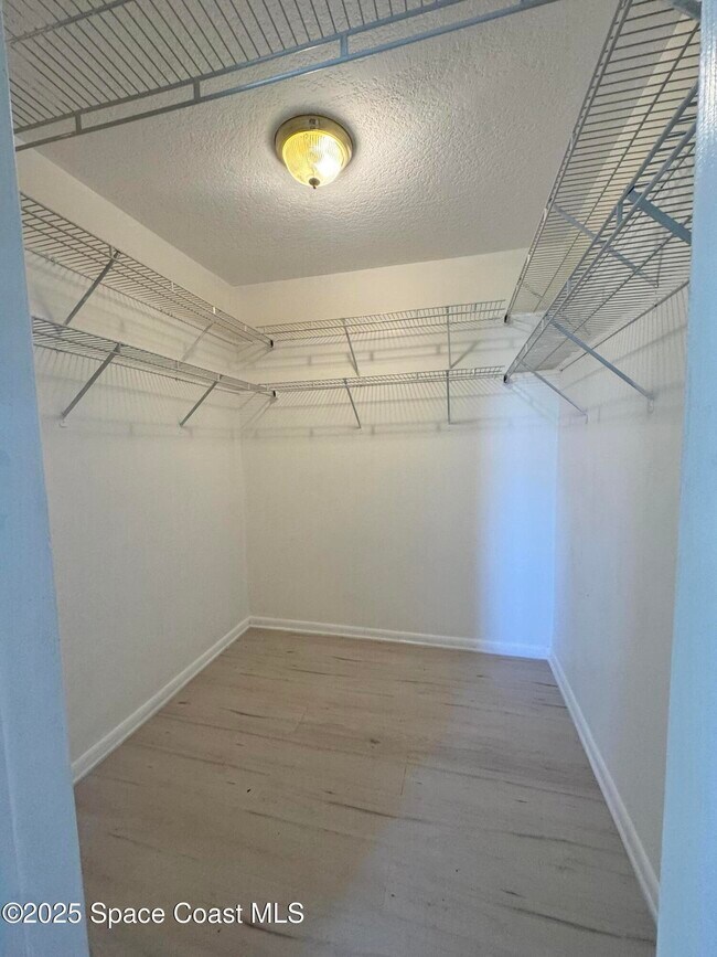 Building Photo - 2160 N Hwy A1A