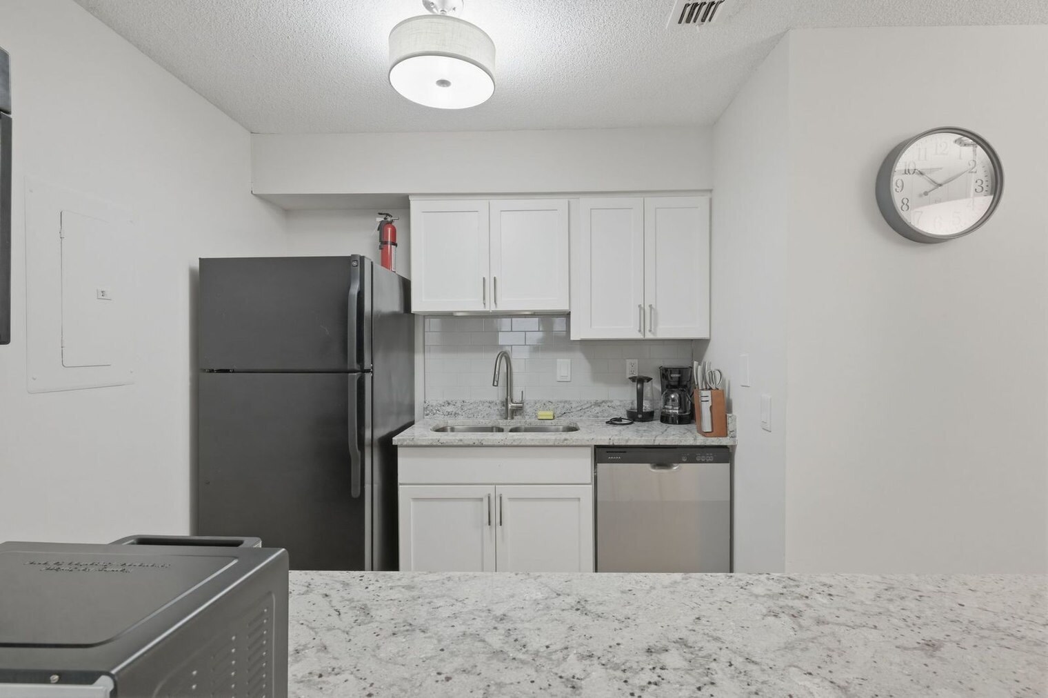 Building Photo - 2200 Deer Path Cir
