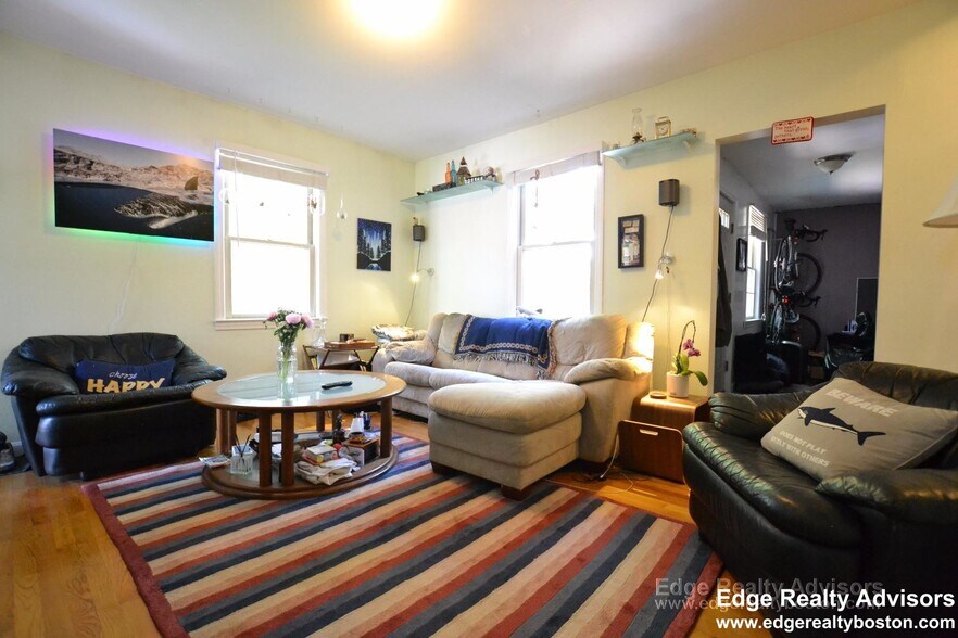 Building Photo - 153 Nonantum St