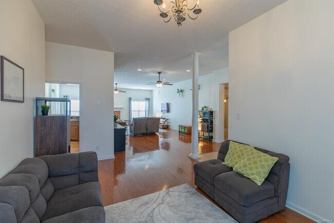 Building Photo - 616 Castle Brook Dr