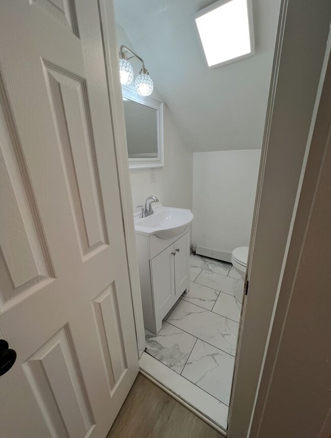 Building Photo - A Rare 5 Bedroom Renovated House Available...