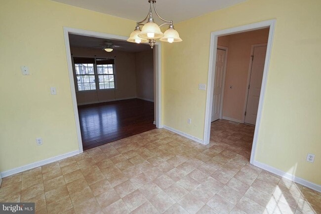 Building Photo - 1331 Aspen Dr
