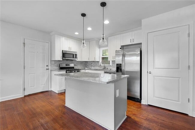 Building Photo - 2474 Habersham Dr