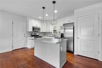 Building Photo - 2474 Habersham Dr