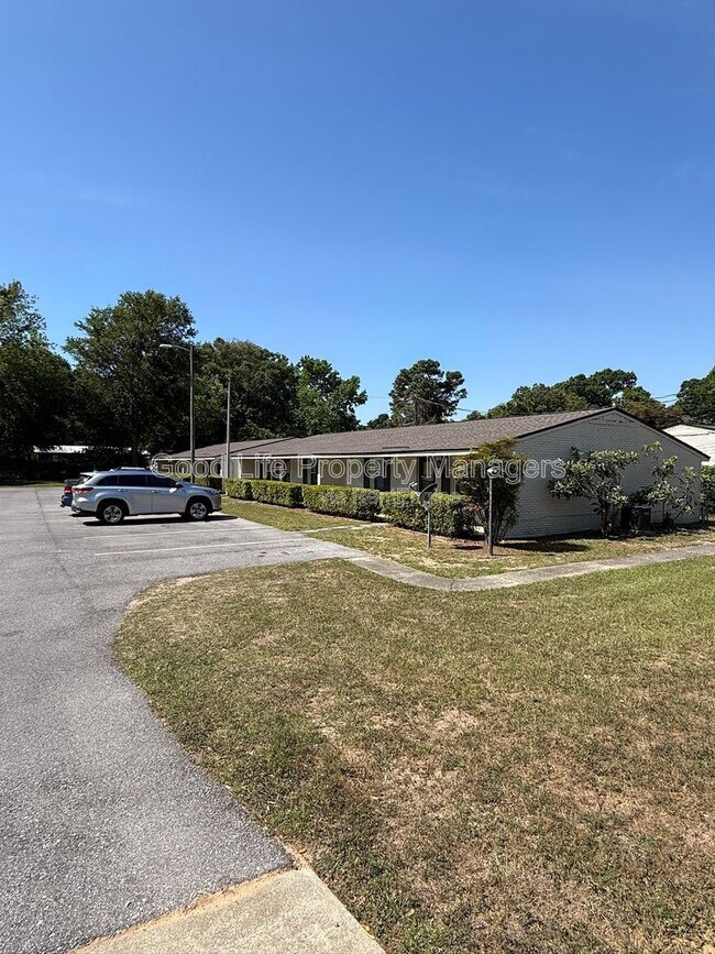 Building Photo - 3751 E Olive Rd