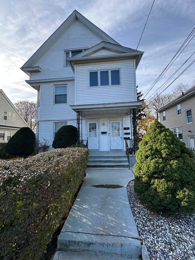 Building Photo - 220 Elliott Ave