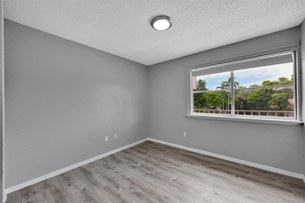 Building Photo - 1602 SW 159th Ave