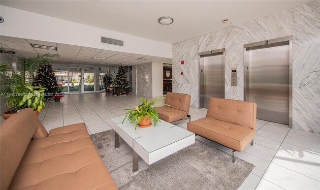Building Photo - 401 Golden Isles Dr