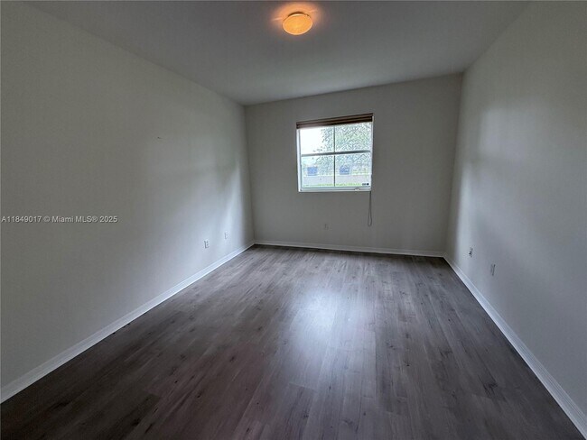 Building Photo - 10870 NW 88th Terrace