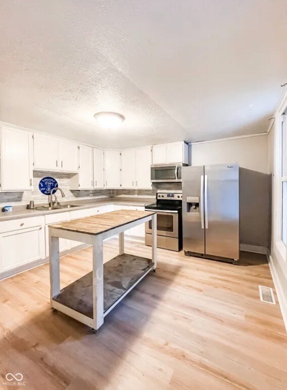 Building Photo - 102 Meridian St