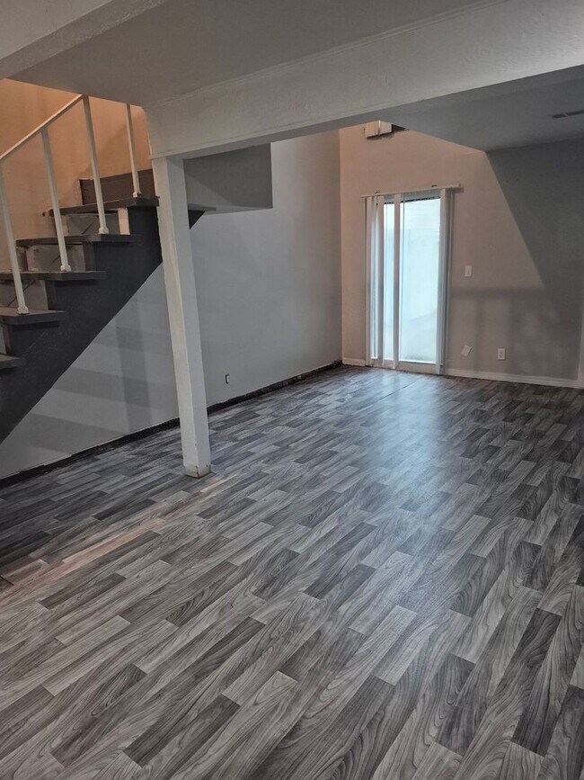 Building Photo - 5110 S Delaware Pl