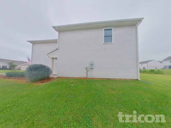 Building Photo - 149 Hidden Lakes Rd