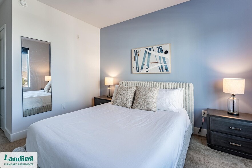 Building Photo - 480 N Orange Ave