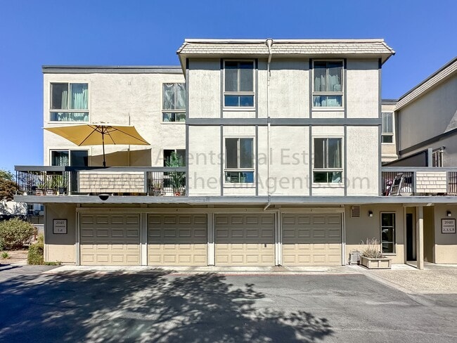 Building Photo - 2040 Sierra Rd