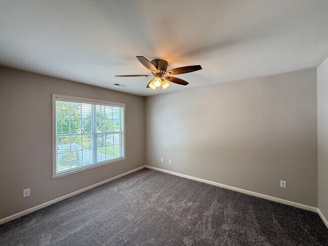 Building Photo - 2403 Mid Salem Dr