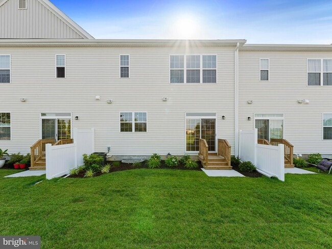 Building Photo - 202 Thompson Dr