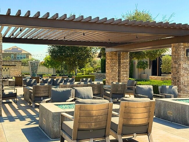 Building Photo - $2,390 Riverstone Community 3 Bd, Hwy 41 & Ave 12, Solar - Timberline Way, Madera