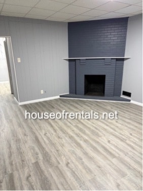 Building Photo - 902 Farris St