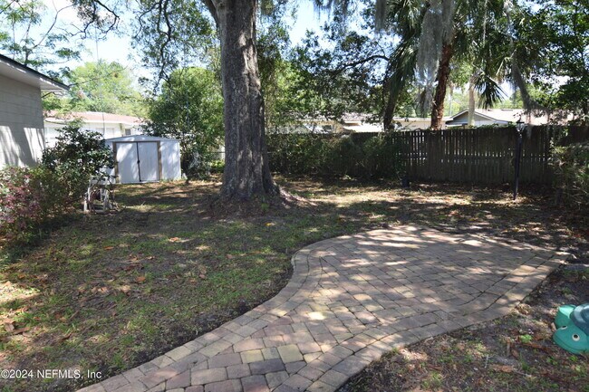 Building Photo - 6418 Terry Parker Dr N