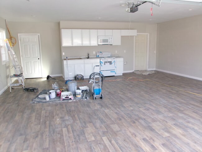 Building Photo - 619 Mayes Ln