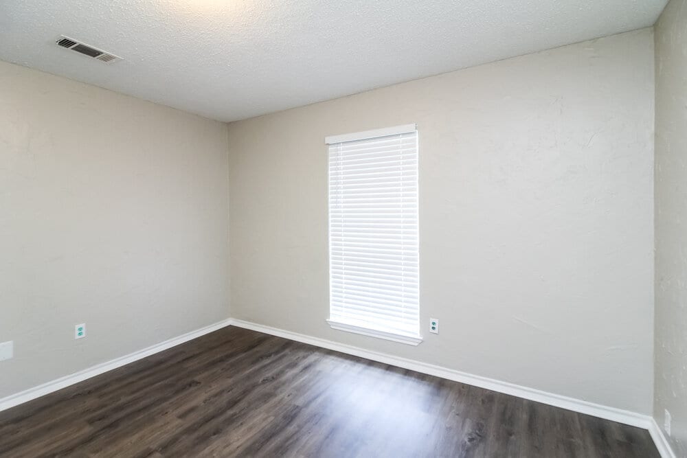 Building Photo - 834 Green Pastures Dr