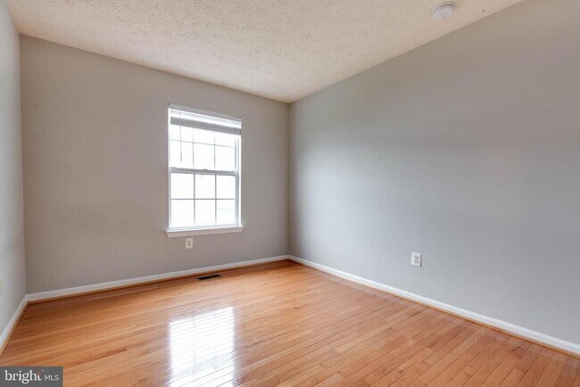 Building Photo - 3318 Hibiscus Ct