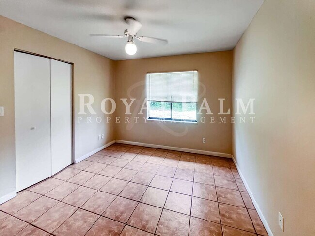 Building Photo - $600 Move-In Credit if You Apply by Dec 31st! Start Fresh in Fort Myers Before the Ball Drops – R...
