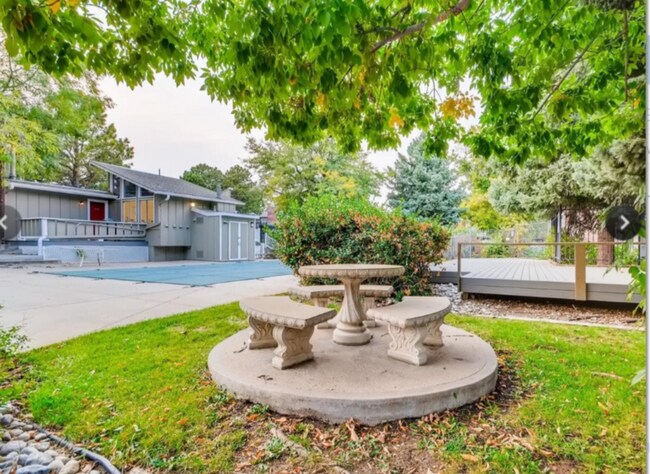 Building Photo - 857 S Van Gordon Ct